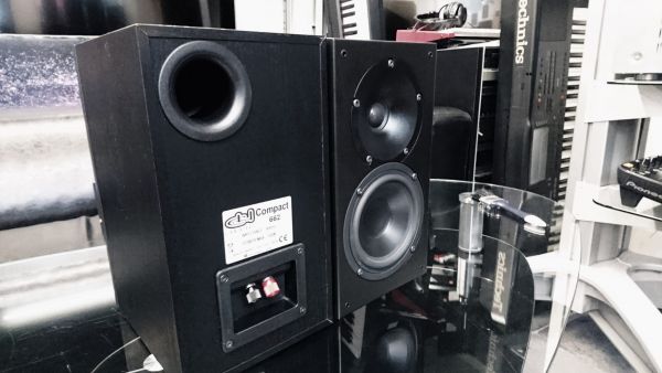 Chorus Compact 662 kaiuttimet mustat
