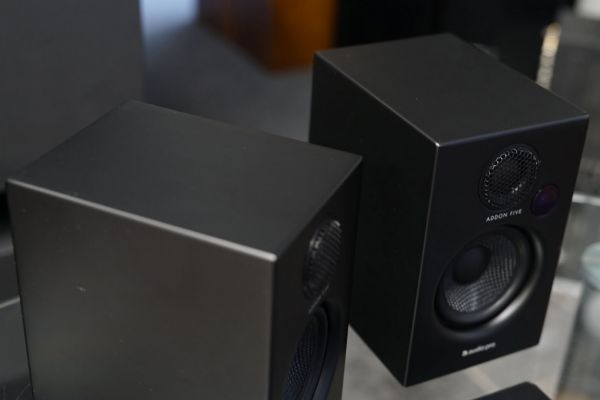 Audio Pro Addon Five aktiivikaiutinpari - Image 3