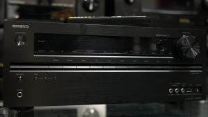 Onkyo TX-NR626 viritinvahvistin