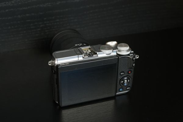 (Myyty) Canon EOS M6 + EF-M 18-150/3,5-6,3 IS STM - Image 3