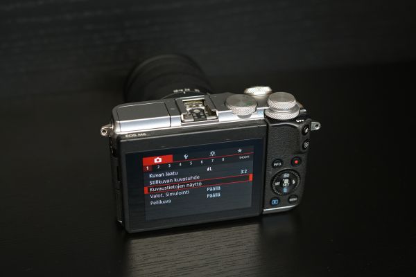 (Myyty) Canon EOS M6 + EF-M 18-150/3,5-6,3 IS STM - Image 4