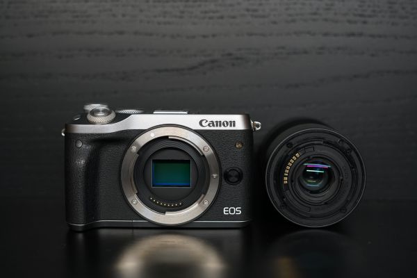 (Myyty) Canon EOS M6 + EF-M 18-150/3,5-6,3 IS STM - Image 6