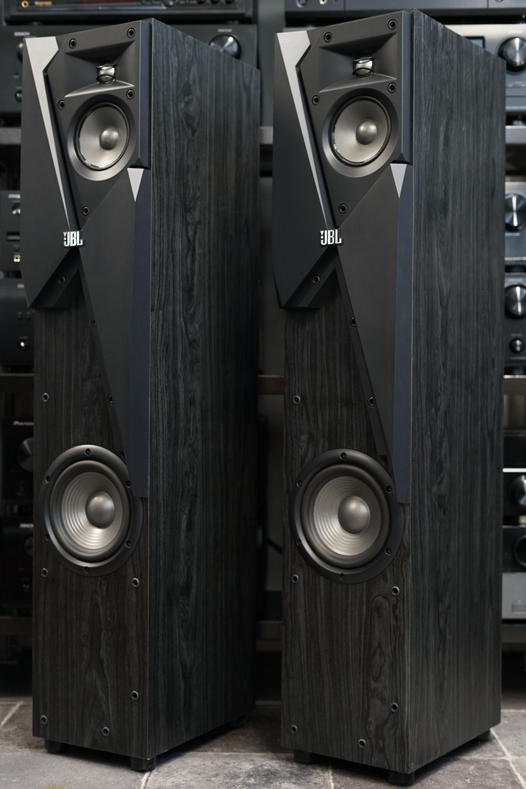 JBL Studio 180 kaiuttimet 1 JBL Studio 180 kaiuttimet