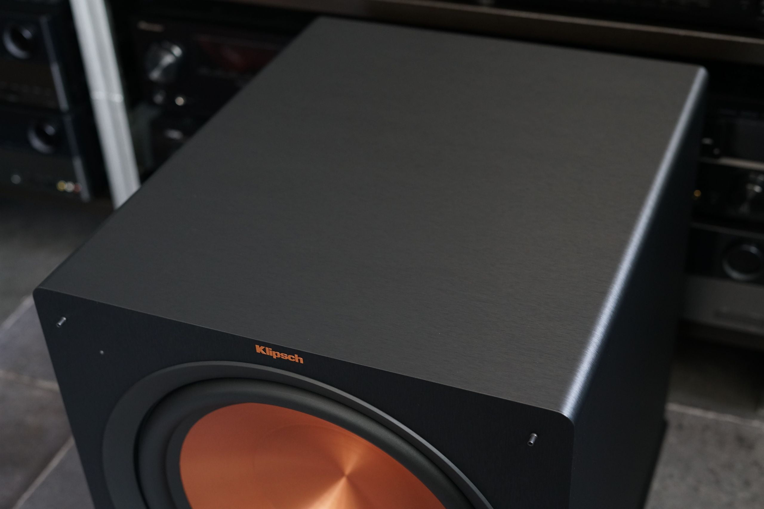 (Myyty) Klipsch R115 SW 15" subwoofer teho 400/800 W outlet Audio