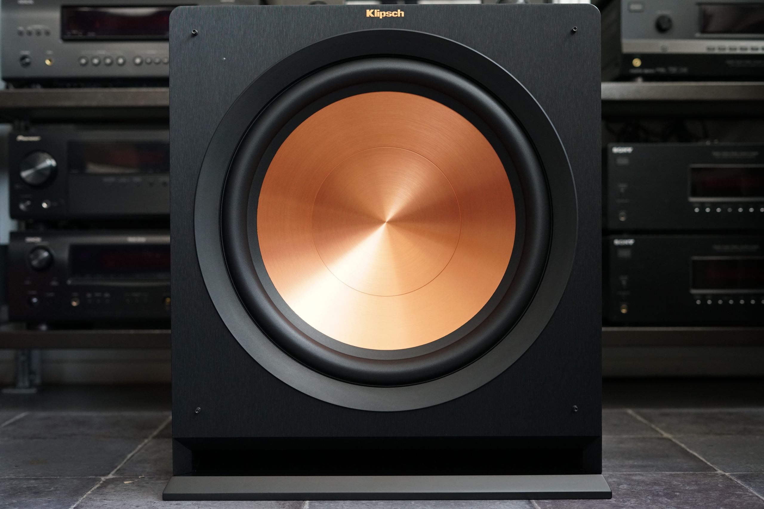 (Myyty) Klipsch R115 SW 15" subwoofer teho 400/800 W outlet Audio