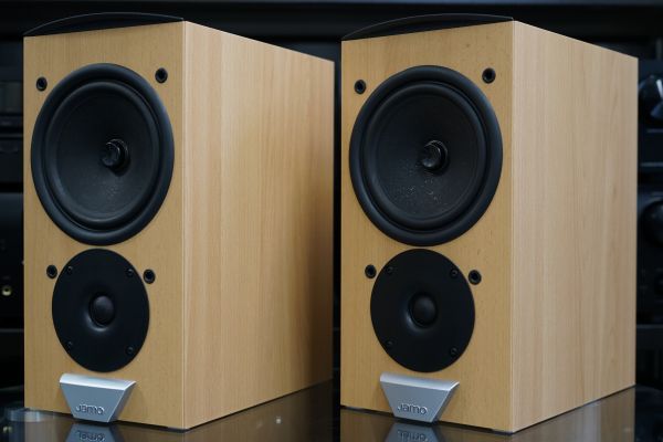 Jamo E800 kaiuttimet