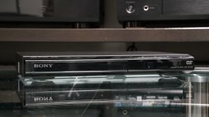 Sony DVP-SR100 DVD-soitin