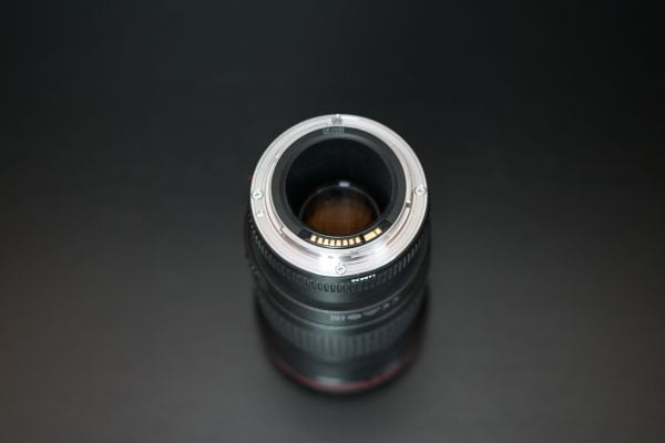 (Myyty) Canon EF 200mm f/2.8L II USM - Image 2