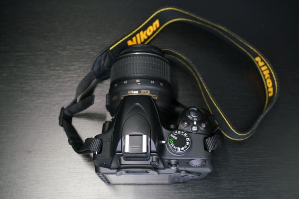 Nikon D3200 + 18-55 VR I käytetty - Image 3