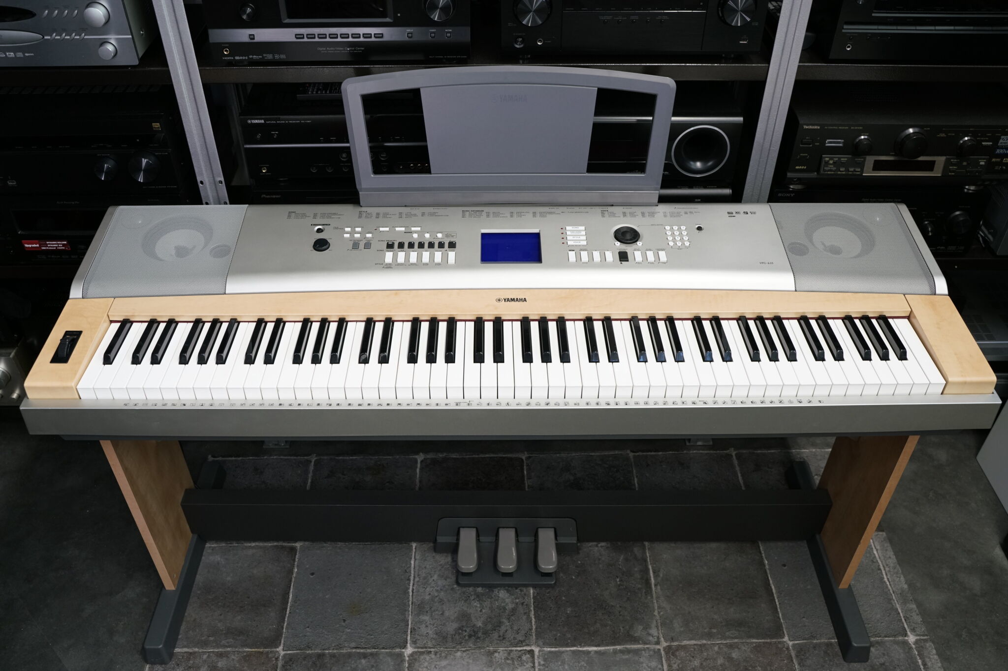 (Myyty) Yamaha YPG635 sähköpiano Käytetyt TVAudio.fi