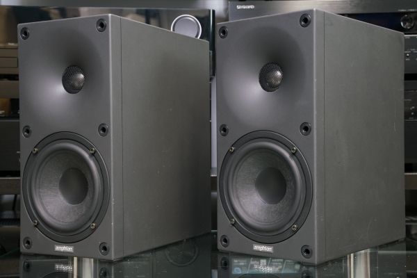 Amphion Helium 2 kaiuttimet