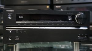 Onkyo TX-NR 717 7.2  7 x 170W viritinvahvistin