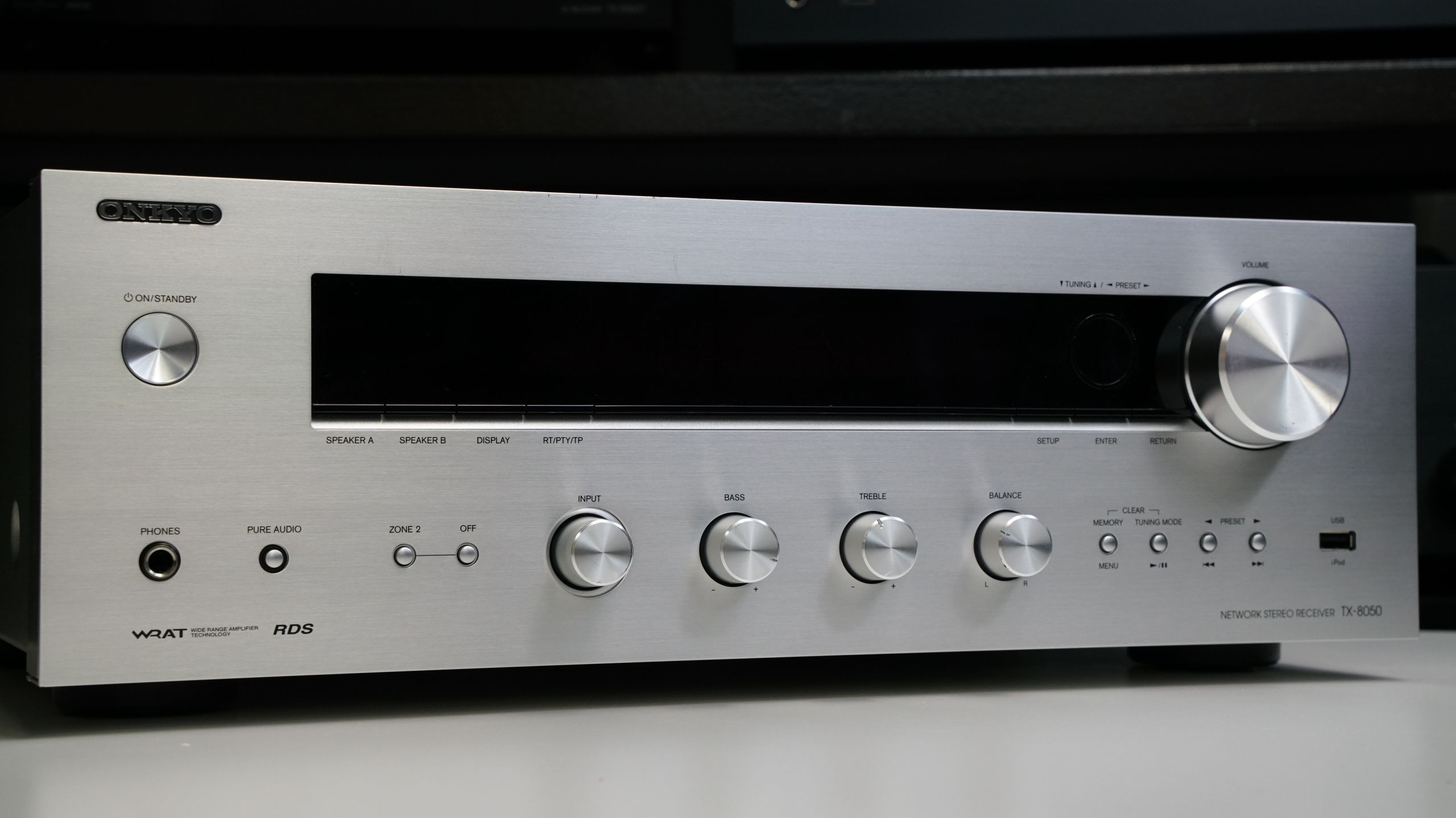 (Myyty) Onkyo TX-8050 stereovahvistin 2 x 130w (6 Ohm) nettiradio 1 (Myyty) Onkyo TX-8050 stereovahvistin 2 x 130w (6 Ohm) nettiradio