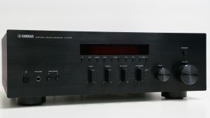 (Myyty) Yamaha R-S300 stereovahvistin