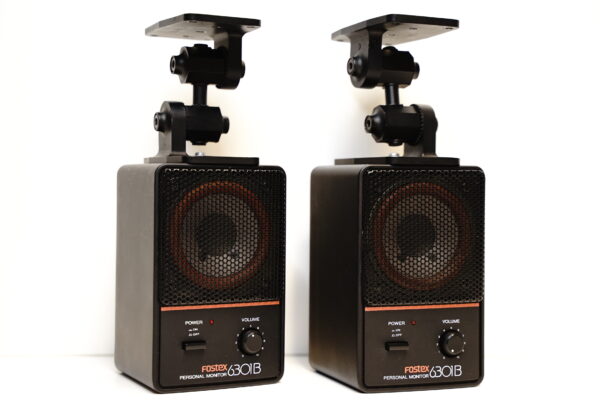 (Myyty) Fostex 6301B aktiivikaiuttimet + telineet - Image 2