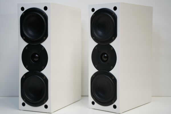 System Audio SA510  jalustakaiuttimet - Image 2