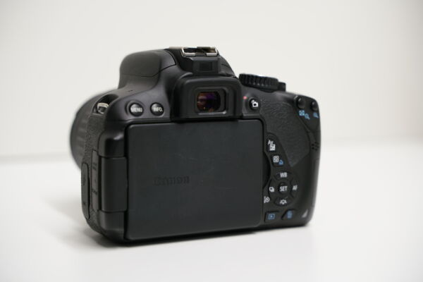 Canon EOS 650D + EF-S 18-55 IS käytetty - Image 7