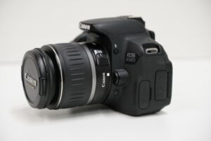 Canon EOS 650D + EF-S 18-55 IS käytetty