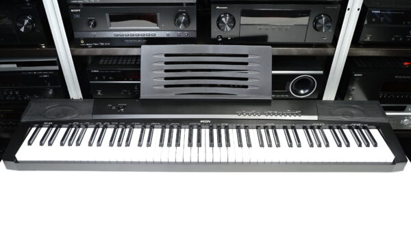 (Myyty) Kisai DP-88 sähköpiano