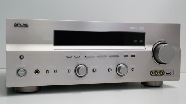 Yamaha RX-N600 viritinvahvistin