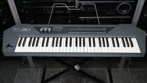 Roland JX-1 syntetisaattori