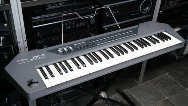 Roland JX-1 syntetisaattori - Image 2