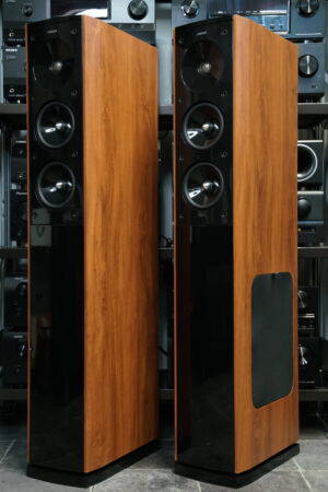 Jamo S606 lattiakaiuttimet