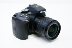 NIKON D5300 kamera ja Nikkor AF-P 18-55VR objektiivi käytetty