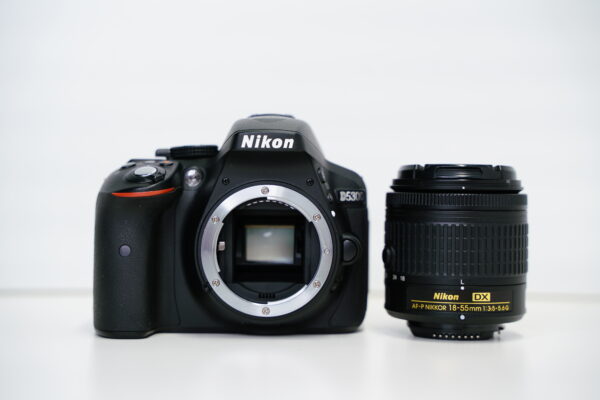 NIKON D5300 kamera ja Nikkor AF-P 18-55VR objektiivi käytetty - Image 13