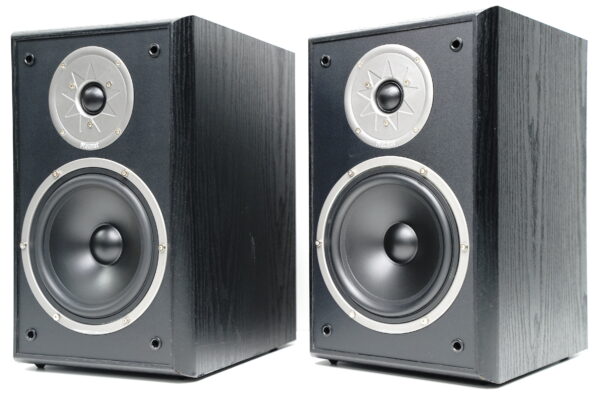 (Myyty) Magnat Monitor Supreme 200 kaiuttimet