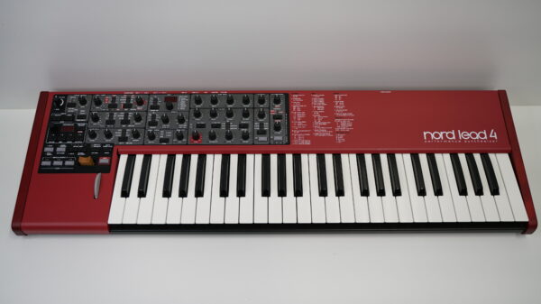 Nord Lead 4 syntetisaattori