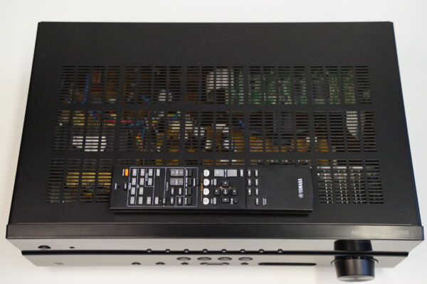 (Myyty) Yamaha RX-V375 viritinvahvistin - Image 2