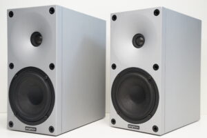 Amphion Helium 2 kaiuttimet