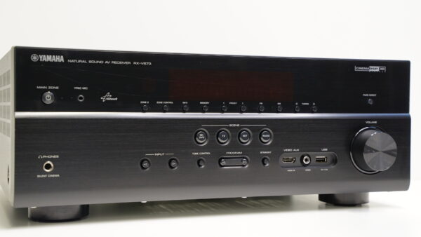 (Myyty) Yamaha RX-V673 viritinvahvistin