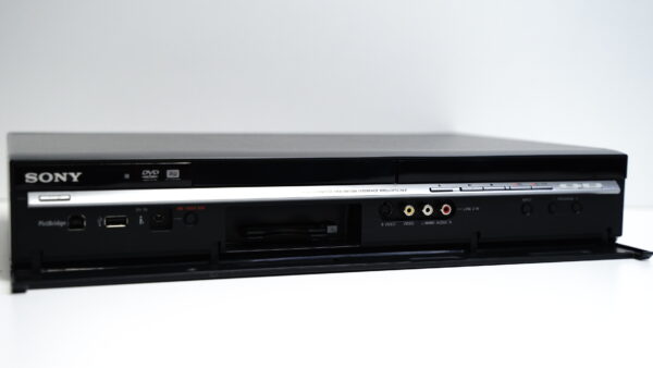 (Myyty) Sony RDR-HXD970 HDMI Tallentava DVD Soitin Digiboksilla