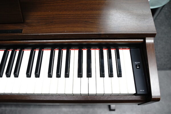 (Myyty) Yamaha Arius YDP140 sähköpiano - Image 5