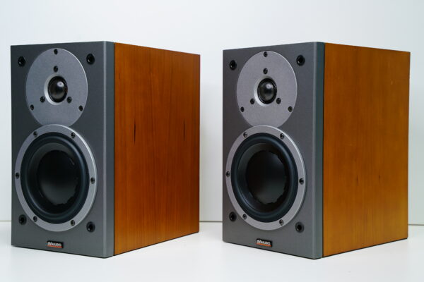 (Myyty) Dynaudio Audienze 42 kaiuttimet