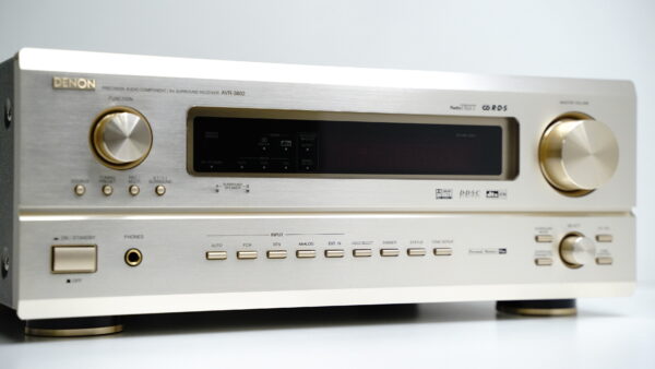 Denon AVR-3802 viritinvahvistin.