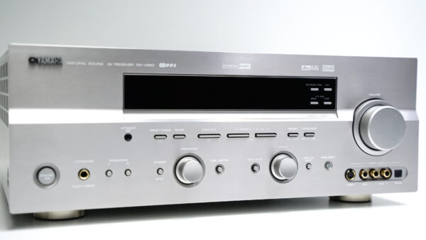 (Myyty) Yamaha RX-V650 viritinvahvistin