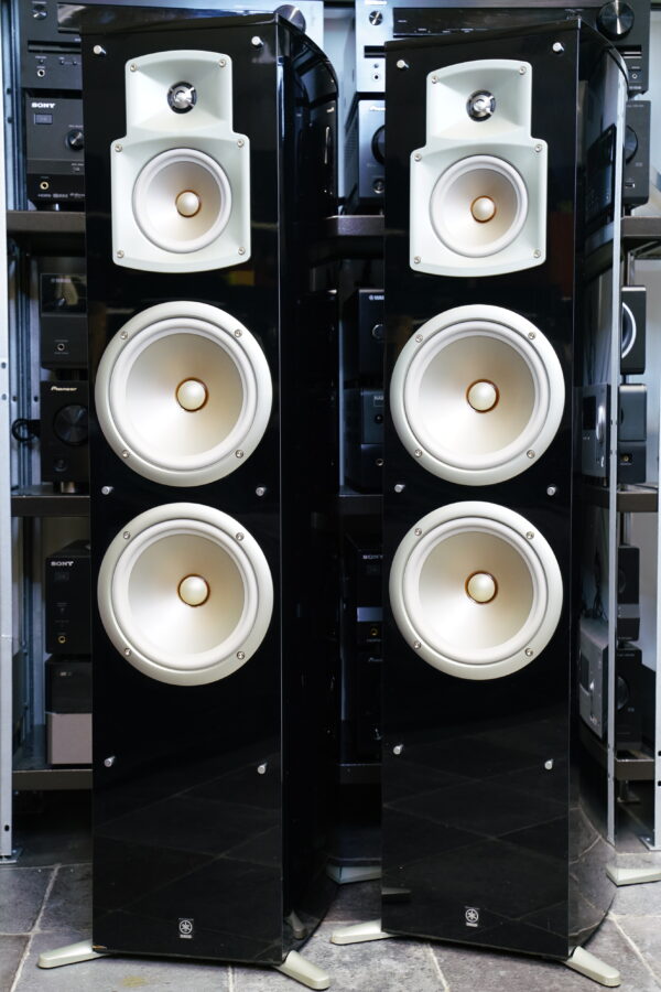 (Myyty) Yamaha NS-777 lattiakaiuttimet - Image 4