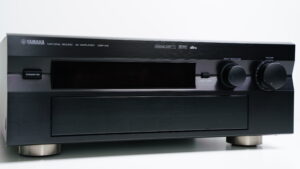 Yamaha DSP-A2 vahvistin