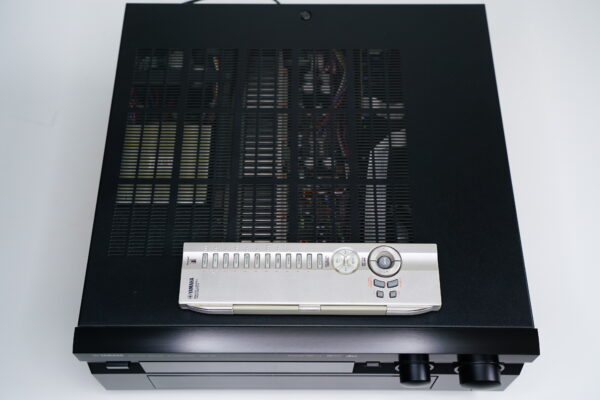 Yamaha DSP-A2 vahvistin - Image 2