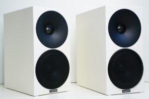 Ostoskori 1 AMPHION HELIUM 3 kaiuttimet