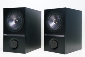 Ostoskori 3 Kef Q300 kaiutinpari