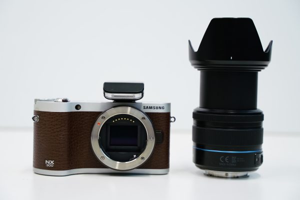 (Myyty) Samsung NX300 kamera + 18-55/3,5-5,6 OIS objektiivi käytetty - Image 6