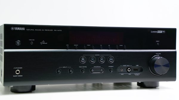 (Myyty) Yamaha RX-V473 viritinvahvistin