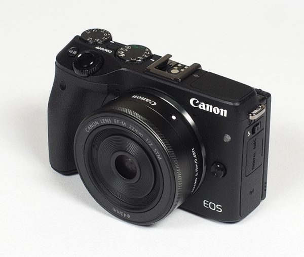 Canon EOS M + Canon EF-M 22mm f/2 STM -objektiivi käytetty