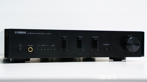 Yamaha A-U670 stereovahvistin