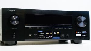 Denon AVR-X2600H viritinvahvistin