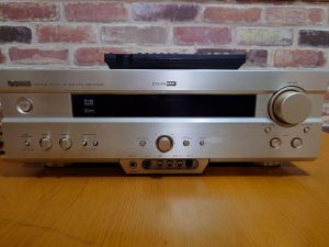 Yamaha DSP-AX620 viritinvahvistin